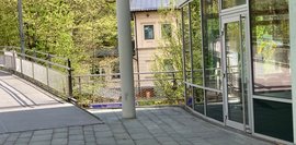 Außenstelle in 82256 Fürstenfeldbruck, Oskar-von-Miller-Straße 4e Aufnahme des Eingangsbereichs der Außenstelle Fürstenfeldbruck des bfz München