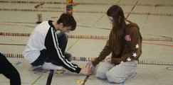 Ruhige Hände beim Domino-Projekt