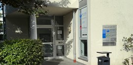 Außenstelle in 82319 Starnberg, Kreuzstr. 22 Aufnahme des Eingangsbereichs der Außenstelle Kreuzstraße in Starnberg des bfz München