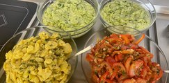 Salatbuffet Das Bild zeigt einen kleinen Einblick vom selbstgemachten Salatbuffet. Darunter Gurkensalat, Tomatensalat und Kartoffelsalat.