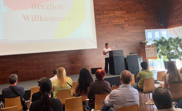 Besucher*innen nehmen an einem Eventcoaching teil 