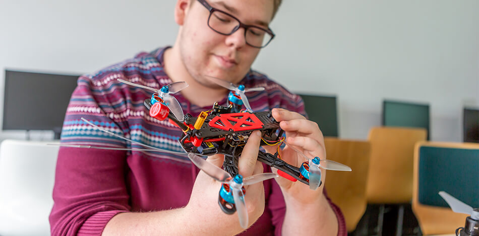 bfz Regensburg – Drohnenbau