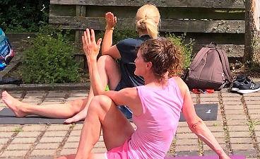 Yogakurs am Gesundheitstag des bfz Schweinfurt