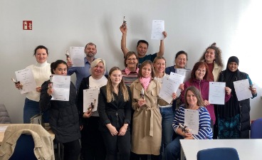 Absolvierten erfolgreich das Programm Auf in die Pflege